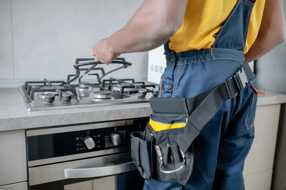 Oven and cooker repair technician